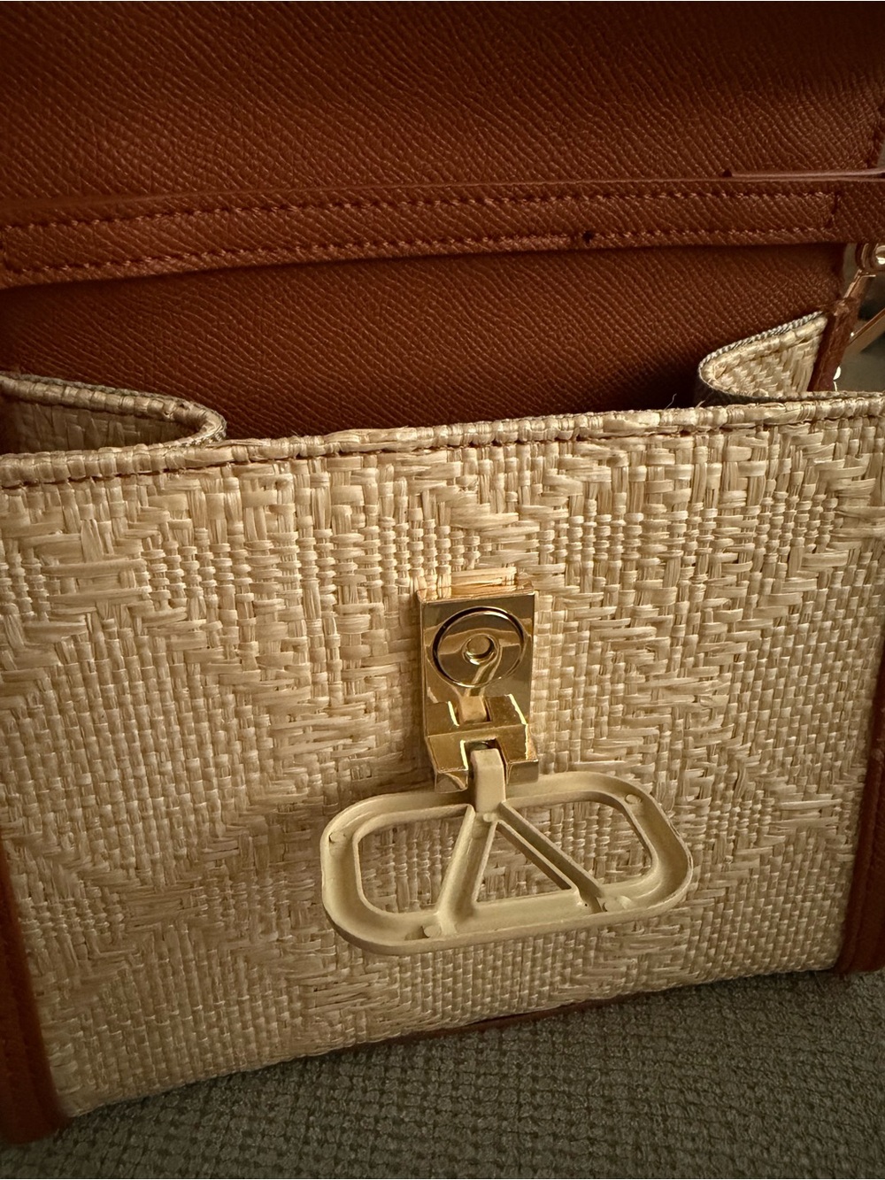 ShopEvelynne Beige Straw Satchel with Tan Trim - Picture 4 of 7